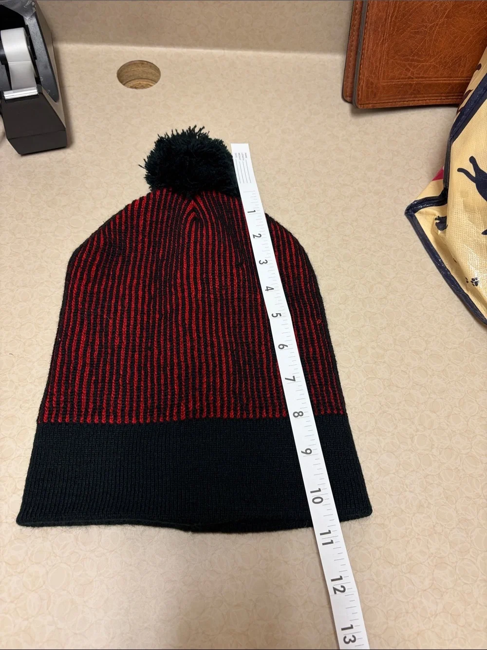 Nintendo Super Mario Knit Pom Beanie - Black & Red